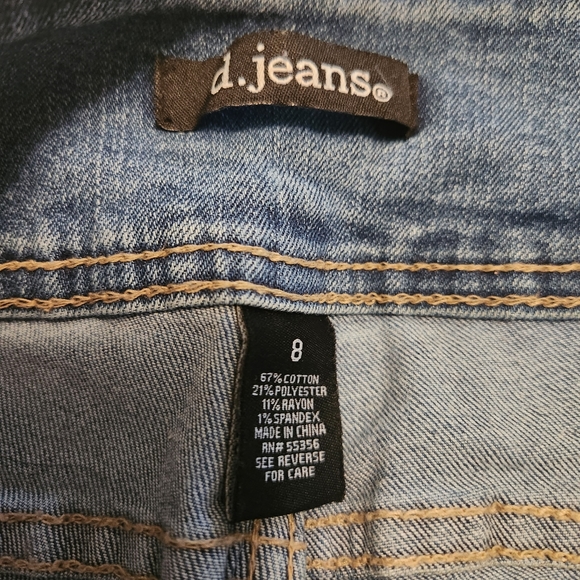 Knee Length Stretch Denim Shorts - Picture 5 of 5